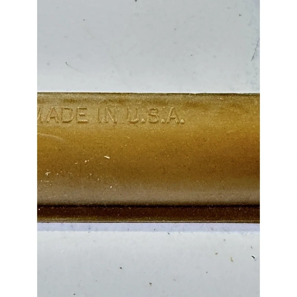 Vintage 1975 Brass Tone Metal 5x7 Picture Frame Made USA Easel Wall Decor